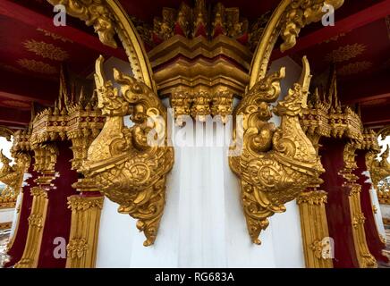 L'art et la décoration des temples Bouddhistes en Thaïlande Banque D'Images