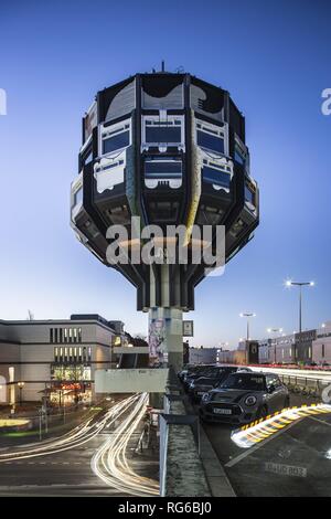 14.01.2019. Allemagne, Berlin : les 47 mètres de haut 'Bierpinsel" (bière) Tour de la brosse dans le quartier Steglitz . Le Pop-Art bâtiment a été conçu par les architectes Ralf Schüler et Ursulina Schüler-Witte et construit en 1976. (L'exposition à long terme) dans le monde entier d'utilisation | Banque D'Images