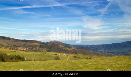 Cantabrie, vue du chemin de randonnée au Monte Cilda en direction de Santander à grande distance Banque D'Images