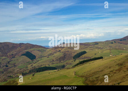 Cantabrie, vue du chemin de randonnée au Monte Cilda sur collines Banque D'Images