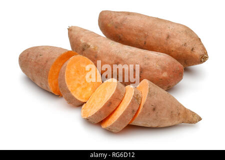 Avec des tranches de pommes de terre isolé sur fond blanc Banque D'Images