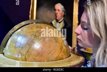 Bonhams, Knightsbridge, London, UK. 28 janvier, 2019. Bibliothèque de gentleman annuelle Bonhams Vente est rempli d'objets intrigants de mobilier à l'argenterie, des tapis de globes - rien qui aurait l'air hors de l'endroit dans un style victorien ou Edwardian Gentleman's library. Credit : Malcolm Park/Alamy Live News Banque D'Images