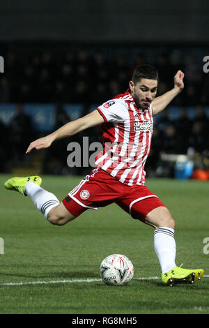 Londres, Royaume-Uni. 28 janvier, 2019. Neal Maupay de Brentford prend un tir au but. L'Unis FA Cup 4ème tour, Barnet v Brentford FC à la ruche Stadium à Edgware, Londres le lundi 28 janvier 2019 . Cette image ne peut être utilisé qu'à des fins rédactionnelles. Usage éditorial uniquement, licence requise pour un usage commercial. Aucune utilisation de pari, de jeux ou d'un seul club/ligue/dvd publications. pic par Steffan Bowen/Andrew Orchard la photographie de sport/Alamy live news Crédit : Andrew Orchard la photographie de sport/Alamy Live News Banque D'Images