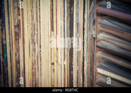 Vieux CDs et vinyles Banque D'Images