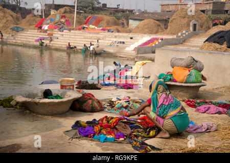 L'Inde. Le Bihar . Katari Milieu village. Lavage ; blanchisserie ; travail ; Banque D'Images