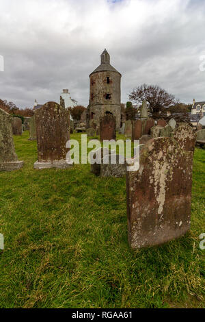 Tour et cimetière de l'ancienne église Saint André de Stranraer en Ecosse, Royaume-Uni Banque D'Images