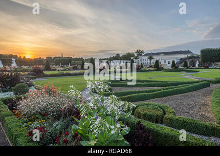 Allemagne, Hanovre, Basse-Saxe, Herrenhaeuser Gaerten au coucher du soleil Banque D'Images