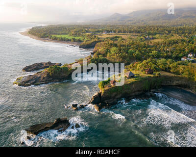 L'INDONÉSIE, Bali, vue aérienne de Balian beach Banque D'Images