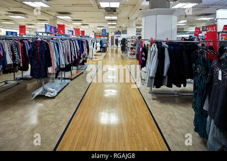 Rez-de-chaussée du magasin Debenhams à Palmerston Road, Southsea Banque D'Images