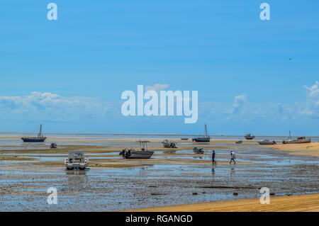 Turquoise et immaculé plage près de l'île portugaise de l'île Inhaca à Maputo au Mozambique Banque D'Images