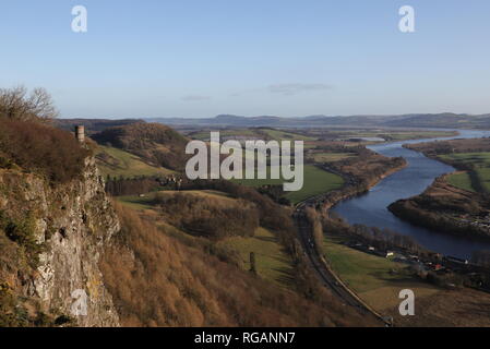 Sur la colline de Kinnoull folie et rivière Tay Perthshire en Écosse Janvier 2019 Banque D'Images