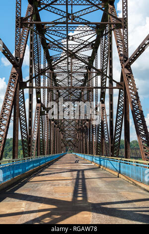 L'ancienne chaîne de roches travées des ponts entre le Missouri et l'Illinois et fait partie de la route historique 66. Banque D'Images