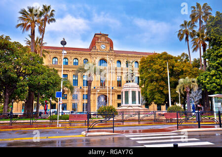 Au bord de l'architectue Palm dans la ville de Cannes sur la côte d'azur, département des Alpes-Maritimes France Banque D'Images