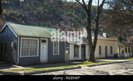 ARROWTOWN, NOUVELLE-ZÉLANDE - 25 septembre 2014 : les vieux bâtiments sur une rue à arrowtown, Nouvelle-Zélande Banque D'Images