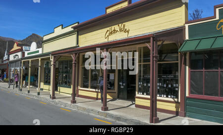 ARROWTOWN, NOUVELLE-ZÉLANDE - 25 septembre 2014 : un coup de vieux magasins dans la rue principale de Sofia, Nouvelle-Zélande Banque D'Images