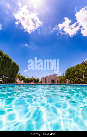 Espagne, Andalousie, Malaga, Mondrón, piscine Banque D'Images