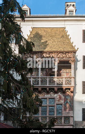 INNSBRUCK, Autriche - 01 janvier, 2019 : le célèbre Petit Toit d'Or (Goldenes Dachl), un monument à Innsbruck, Autriche Banque D'Images