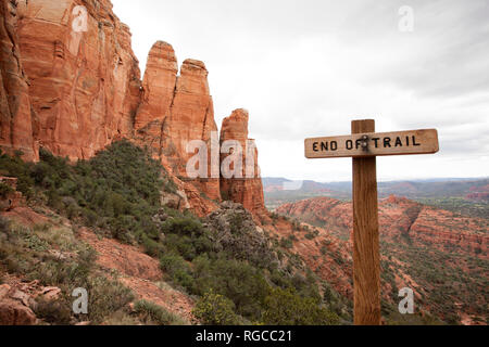 Panneau indiquant la fin du sentier de Cathedral Rock Arizona Sedona Banque D'Images