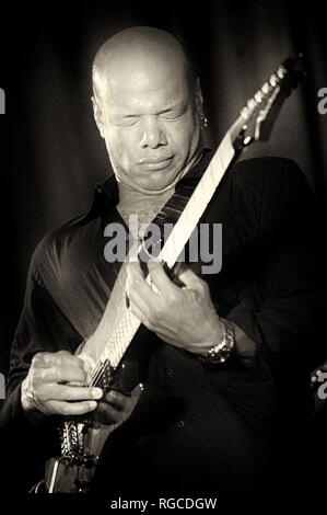 Mark Whitfield, Mark Whitfield (né 6 octobre 1966) est un guitariste américain de jazz, soul jazz.photo Kazimierz Jurewicz Banque D'Images