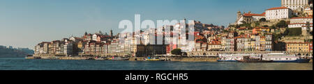 Portugal, Porto, Vue Panoramique de la vieille ville de "Ribeira" Banque D'Images