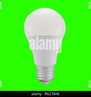 Ampoule LED isolé sur fond vert. Banque D'Images