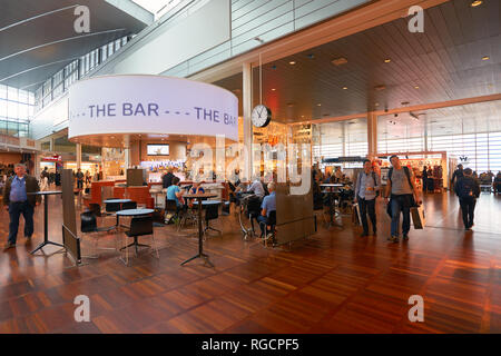 Copenhague, Danemark - circa 2014 SEPTEMBRE : à l'intérieur de l'aéroport de Copenhague Kastrup,. Banque D'Images