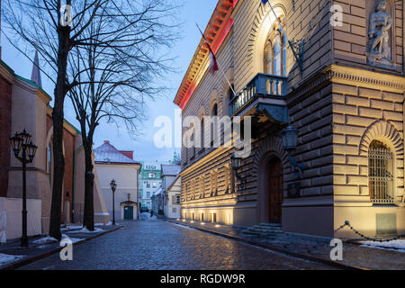 À l'aube dans la vieille ville de Riga, Lettonie. Banque D'Images