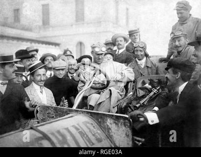 Motor racing, raid Paris Pékin, Scipione Borghese et Luigi Barzini, 1907 Banque D'Images