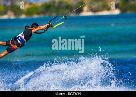 Le kitesurf sur la Sunshine Coast, Queensland, Australie Banque D'Images