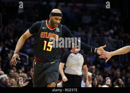 Los Angeles, Californie, USA. 28 janvier, 2019. Atlanta Hawks Vince Carter (15) célèbre pendant un match de basket NBA entre les Los Angeles Clippers et Atlanta Hawks Dimanche, Janvier 6, 2019, à Los Angeles. Ringo : crédit Chiu/ZUMA/Alamy Fil Live News Banque D'Images