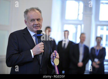 Le président slovaque Andrej Kiska dénonce le financement des universités en fonction du nombre d'élèves après avoir reçu la Grande médaille d'or de l'Université Masaryk de Brno sur le 100e anniversaire de sa création au cours du débat avec les étudiants à Brno, en République tchèque, le 29 janvier 2019. (CTK Photo/Igor Zehl) Banque D'Images