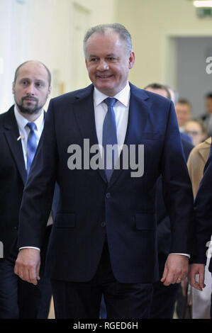 Le président slovaque Andrej Kiska dénonce le financement des universités en fonction du nombre d'élèves après avoir reçu la Grande médaille d'or de l'Université Masaryk de Brno sur le 100e anniversaire de sa création au cours du débat avec les étudiants à Brno, en République tchèque, le 29 janvier 2019. (CTK Photo/Igor Zehl) Banque D'Images