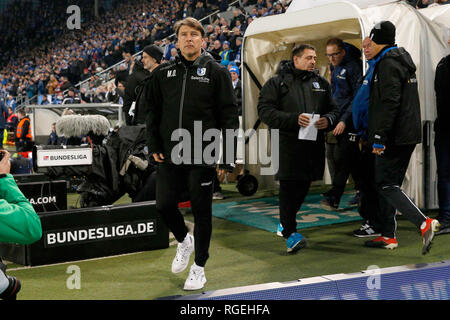 Magdeburg, Allemagne. 29 janvier, 2019. Soccer : 2ème Bundesliga, 19e journée, 1er FC Magdeburg - FC Erzgebirge Aue dans la MDCC-Arena. Magdeburg entraîneur Michael Oenning vient à la hauteur. Credit : Joachim Sielski/dpa-Zentralbild/DPA - NOTE IMPORTANTE : en conformité avec les exigences de la DFL Deutsche Fußball Liga ou la DFB Deutscher Fußball-Bund, il est interdit d'utiliser ou avoir utilisé des photographies prises dans le stade et/ou la correspondance dans la séquence sous forme d'images et/ou vidéo-comme des séquences de photos./dpa/Alamy Live News Banque D'Images