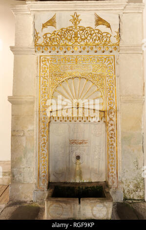 Fontaine d'or de 1833 dans Chanskij Dworiec (Bakhchisaray Palace) dans Bakhchysarai, Crimea, Ukraine. 2 octobre 2008, construit à 1532 et 1750s rebuil Banque D'Images