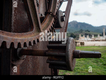 Ancien petit monte-charge utilisé à des travaux archéologiques Banque D'Images