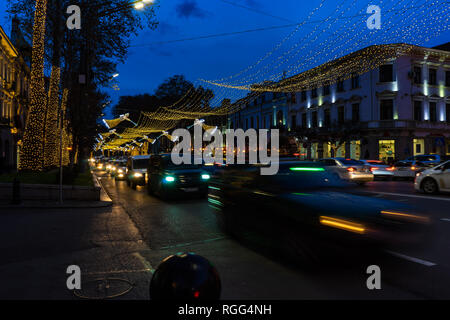 Géorgie - Tbilissi. Noël et le jour de l'année 2019 lumière sur la rue principale de l'Avenue Rustaveli Tbilisi. 28.12.1018 Banque D'Images