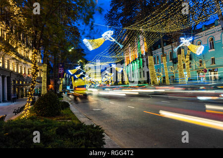 Géorgie - Tbilissi. Noël et le jour de l'année 2019 lumière sur la rue principale de l'Avenue Rustaveli Tbilisi. 28.12.1018 Banque D'Images