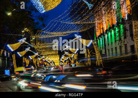 Géorgie - Tbilissi. Noël et le jour de l'année 2019 lumière sur la rue principale de l'Avenue Rustaveli Tbilisi. 28.12.1018 Banque D'Images