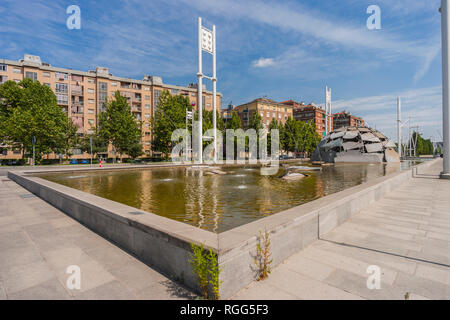 Turin, Italie - 11 juillet 2009 : la 'Fontaine' Igloo (architecte Mario Merz). Banque D'Images