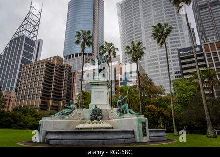 Le gouverneur Phillip Fontaine, la seule grande fontaine de style néo-classique à Sydney créé à la fin du xixe siècle, Royal Botanic Gardens, Sydney, NSW, Austr Banque D'Images