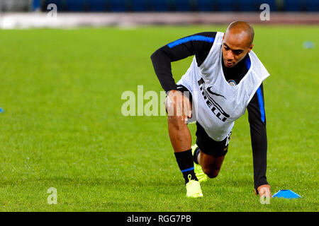 ROME - OCT 29, 2018 : Joao Mario 15 se réchauffe. SS Lazio - FC Internazionale Milano. Serie A TIM. Stadio Olimpico. Banque D'Images