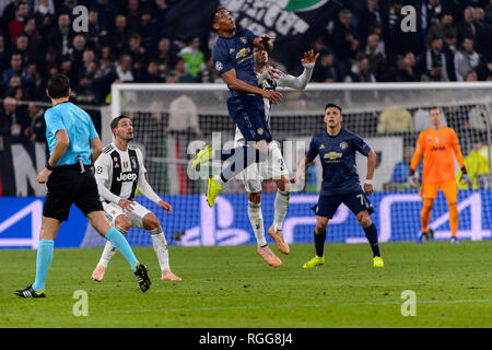 Turin - Nov 7, 2018 : Anthony Martial 11 attaque avec une tête. Juventus - Manchester United. L'UEFA Champions League. Journée 4. Allianz stadium. Banque D'Images