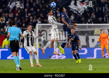 Turin - Nov 7, 2018 : Anthony Martial 11 attaque avec une tête. Juventus - Manchester United. L'UEFA Champions League. Journée 4. Allianz stadium. Banque D'Images