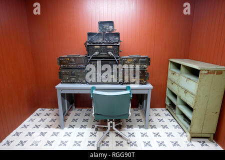 Prix des communications à l'intérieur de la casemate au Palais de l'indépendance aka Palais de la réunification (ancien Palais présidentiel) à Ho Chi Minh Ville, Vietnam Banque D'Images