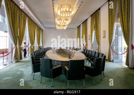 Salle du cabinet des ministres au Palais de l'indépendance aka Palais de la réunification (ancien Palais présidentiel) à Ho Chi Minh Ville, Vietnam Banque D'Images