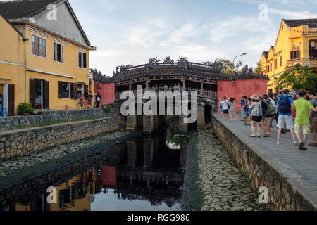 Pont couvert japonais aka pagode Chua Cau dans Hoi An, Vietnam Banque D'Images