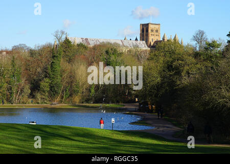 Une vue de la cathédrale de St Albans de Verulamium Park Banque D'Images
