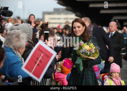 La duchesse de Cambridge, qui est connu sous le nom de Duchesse de Strathearn en Ecosse, lors d'une visite pour l'ouverture officielle du V&A Dundee, Écosse's first design museum. Banque D'Images