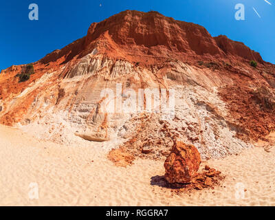 Portugal, Algarve, formations rocheuses à la plage Banque D'Images