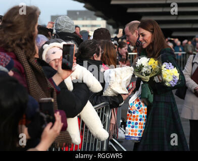 La duchesse de Cambridge, qui est connu sous le nom de Duchesse de Strathearn en Ecosse, lors d'une visite pour l'ouverture officielle du V&A Dundee, Écosse's first design museum. Banque D'Images